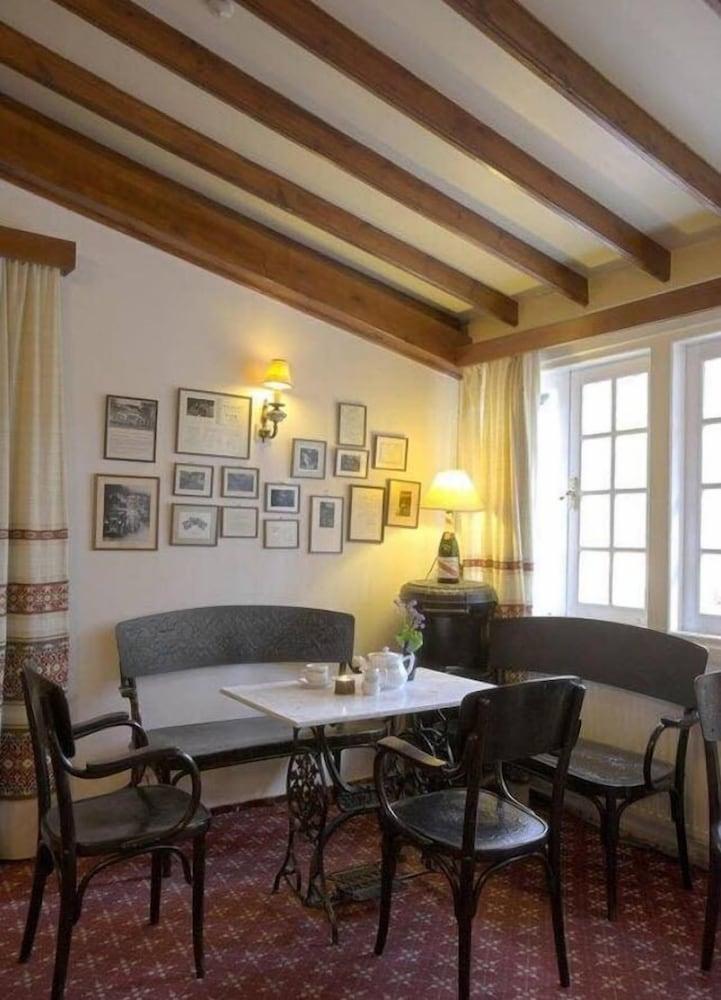 New Helvetia Hotel Platres Restauracja zdjęcie